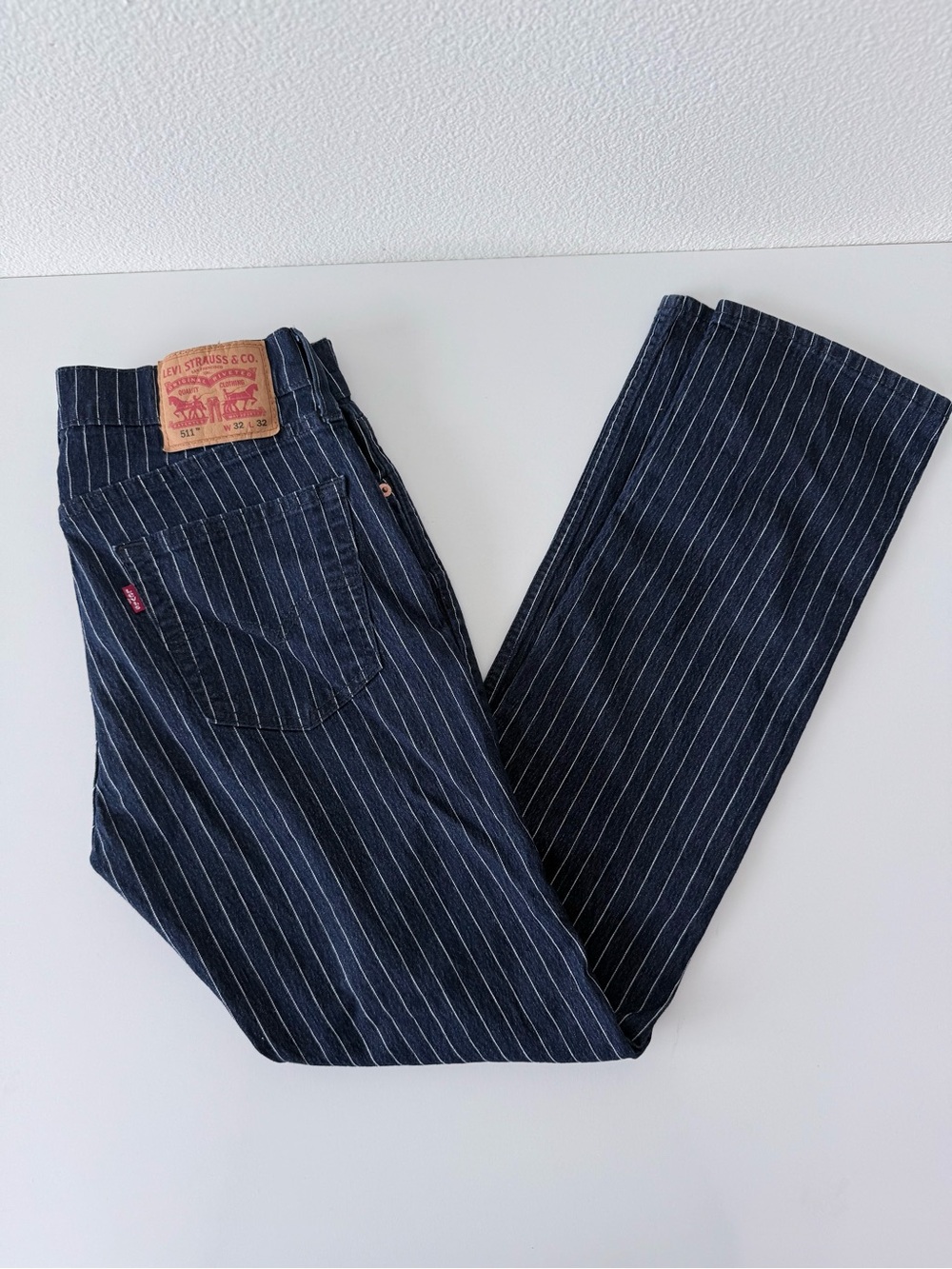 Levi’s 511 Slim Fit Pinstripe Blue Denim Jeans Mens Size 32x32 Dark Wash Stripe